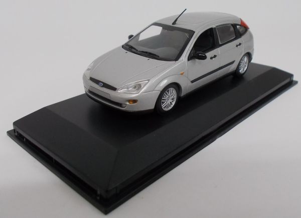 MNCFOCUSB - FORD Focus 1997 grise - 1