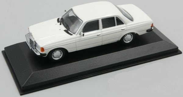 MXC940032201 - MERCEDES BENZ 230E 1982 blanche - 1