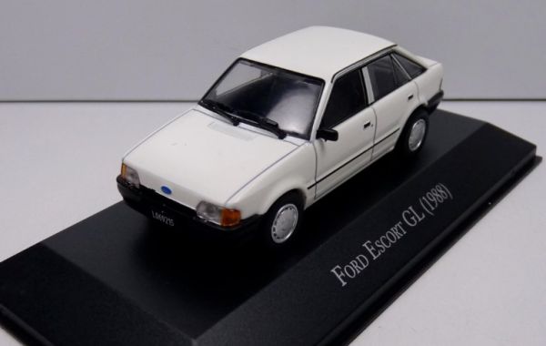 MAGARG53-01 - FORD Escort GL 1988 Blanc sous blister - 1