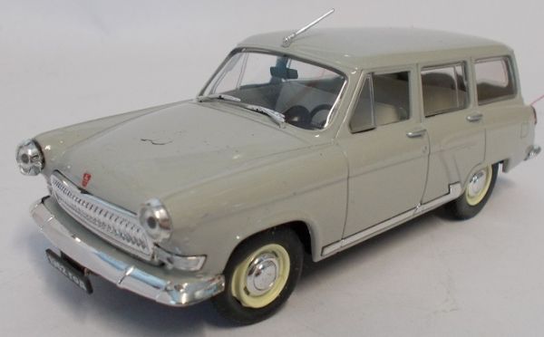 NAS103 - GAZ 22 Volga break gris - 1