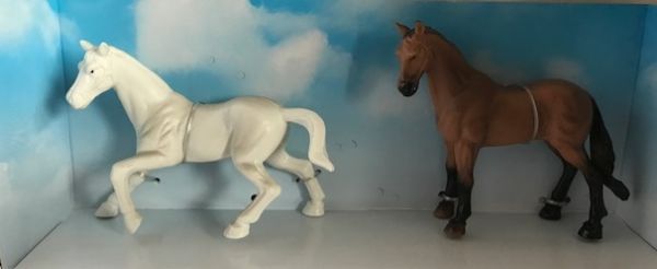 NEW37095D - Coffret de 2 Chevaux Marron et Blanc - 1