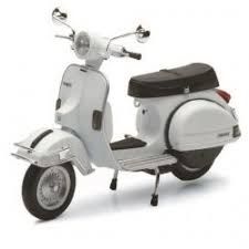 NEW42213A - VESPA P200E Blanc - 1