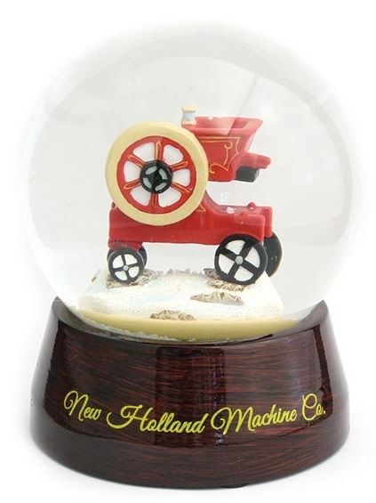 NH2329C - Boule à neige en verre en coffret NEW HOLLAND - 1