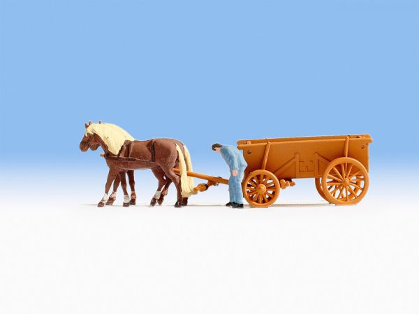 NOC16703 - Charrette à foin avec chevaux et fermier - 1