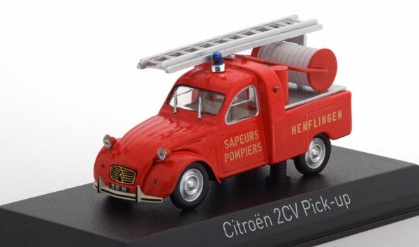 NOREV156076 - CITROEN 2CV pompier pick-up 1963 avec échelle et rouleau incendie - 1