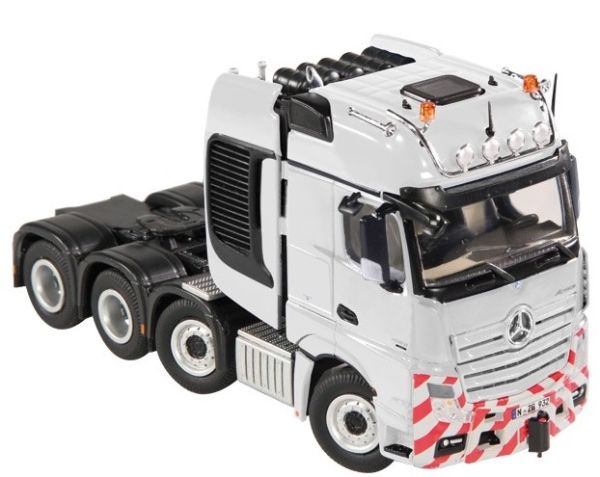 NZG932/40 - MERCEDES BENZ Actros 8x4 Giga Space SLT blanc - 1