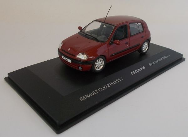 RENAULT Clio 2 phase 1 rouge limit e 1000 exemplaires Collect
