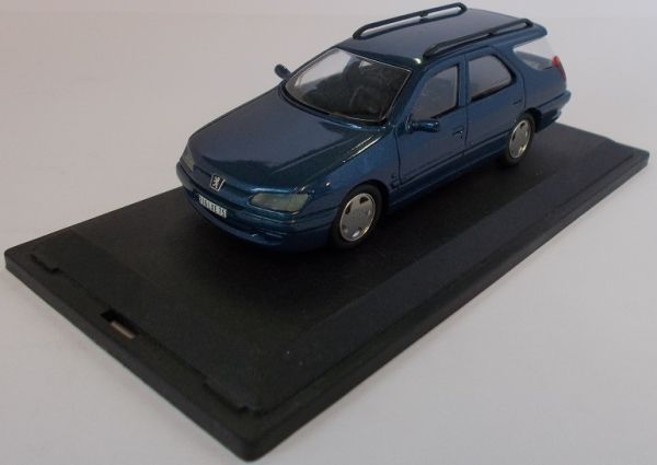 PARAD046 - PEUGEOT 306 break bleue - 1