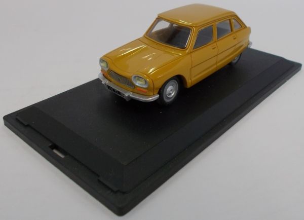 PARAD97-1 - CITROEN Ami 8 berline jaune - 1