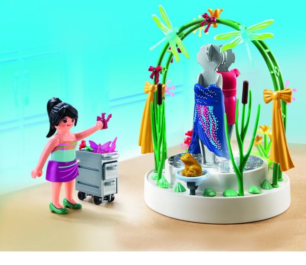 PLAY5489 - Podium avec styliste - 70 Pièces - 1