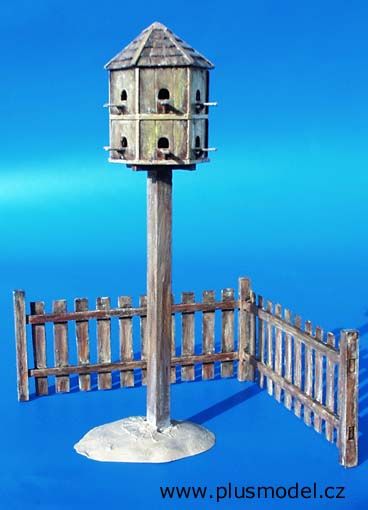 PLS015 - Pigeonnier de 17cm et avec 2 clôtures 16 x 3 cm miniatures à assembler et à peindre pour diorama - 1