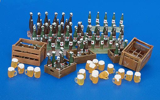 PLS220 - Caisses à bières avec bouteilles et chopes miniatures à peindre décalcomanies fournies - 1