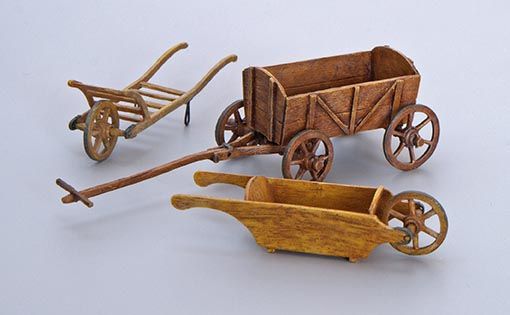 PLS289 - 3 chariots de transport miniatures à assembler et à peindre - 1