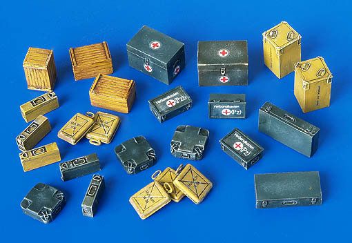 PLS4023 - Caisses à munitions et médicals allemandes miniatures pour diorama à peindre décalcomanies fournies - 1