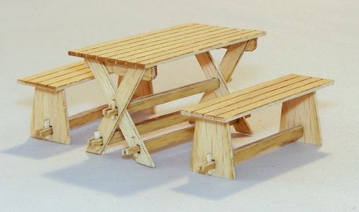 PLS414 - Table miniature avec bancs à assembler et à peindre - 1