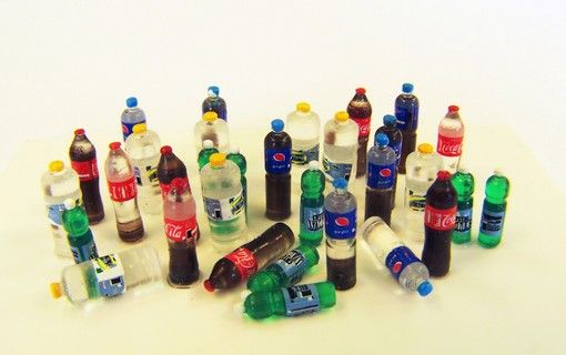 PLS446 - 32 bouteilles de sodas miniatures à peindre décalcomanies fournies - 1