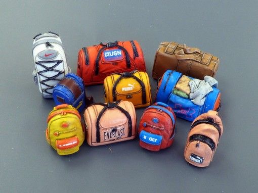 PLS465 - 10 sacs de voyage modernes miniatures à peindre décalcomanies fournies - 1