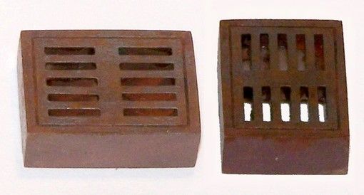 PLSEL032 - 2 grilles d'évacuation d'eau de 1.5 x 1 x 0.4 cm miniatures à assembler et à peindre - 1