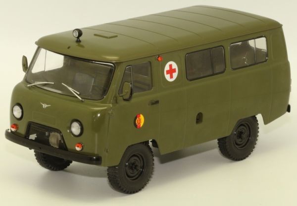 PRXPCL47072 - UAZ 452 ambulance de l'armée Allemande - 1