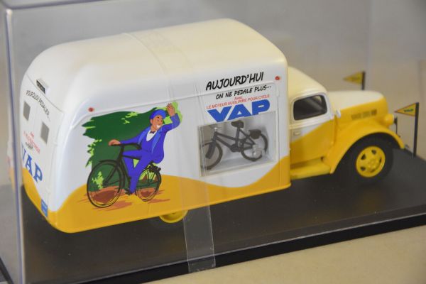 Miniature FORD Poissy type C 598 1951 VAP  Limit  250 ex. PERFEX PER222  | Collect World