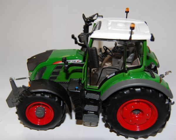 ROS30185 - FENDT 718 - 1