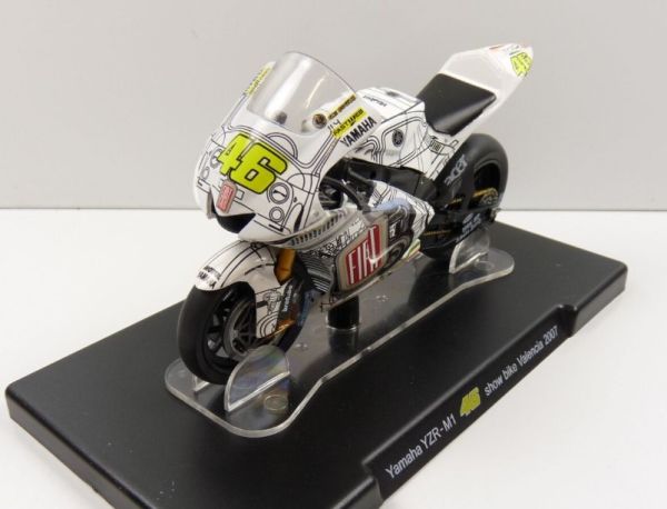 MAGROSSI0040 - YAMAHA YZR-M1 Valentino ROSSI #46 Show Bike Valencia 2007 - 1