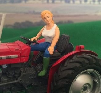 WM083P - Conductrice de tracteur -  PAMMY - En Miniature - 1