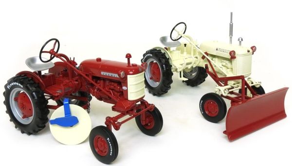 SCT1466 - Ensemble de deux MC CORMICK DEERING FARMALL CUB avec accessoires limité à 3500 exemplaires - 1