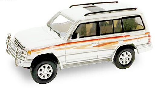HER87MC000043 - MITSUBISHI Pajero blanc - 1