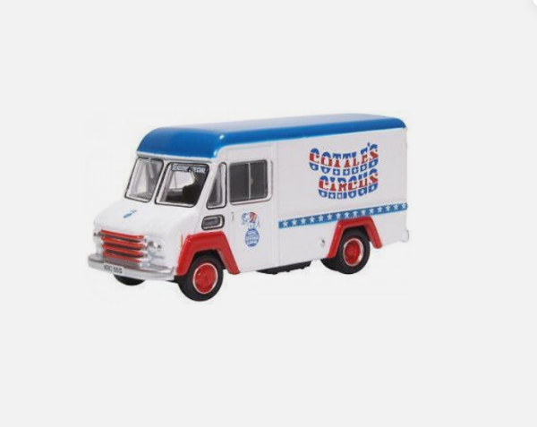 OXF76CWT008 - COMMER Walter Thru Gerry Cottles Circus - 1