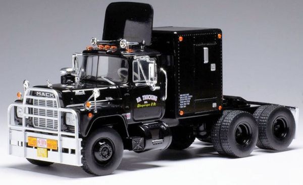 IXOTR100 - MACK R-Series avec cabine arrière 6x4 1966 Noir - 1