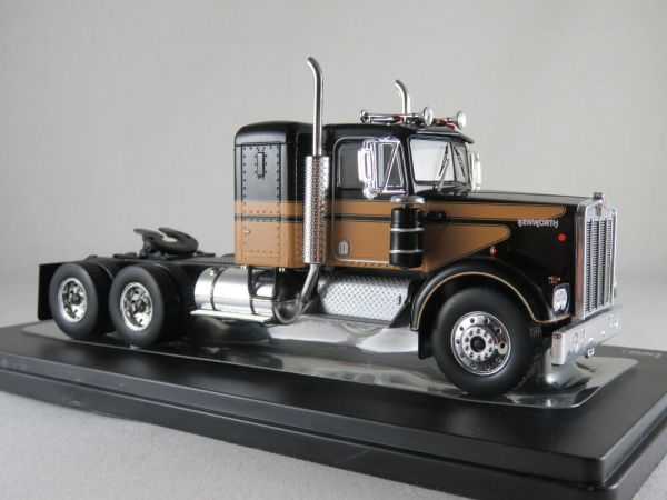 IXOTR144.22 - KENWORTH W900 6x4 1976 Noir - 1