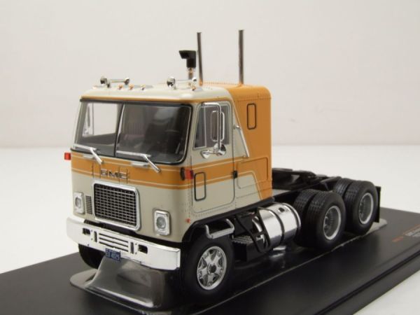 IXOTR167.22 - GMC Astro 95 6x4 1970 jaune et beige - 1