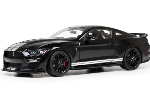 IXO-U18RDC002-FO - FORD Mustang Shelby GT500 2022 Noir avec bandes blanches - 1