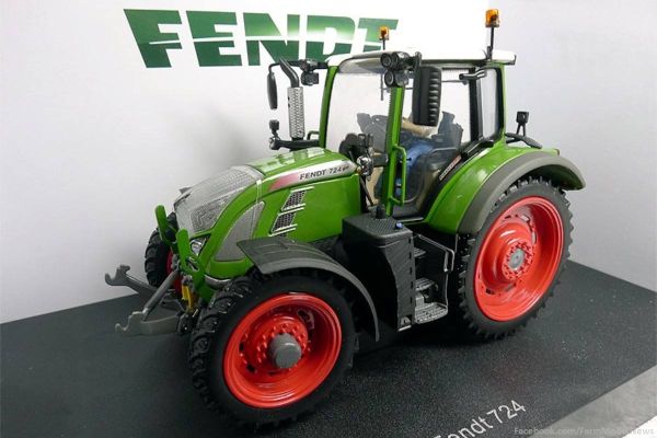 UH5281 - FENDT 724 Vario Roues étroites  - 1