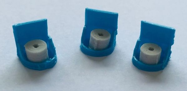 UM195_5 - 3 Supports muraux avec 3 pierres de sel ronde 5 kg - En Miniature - 1