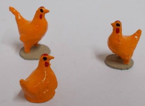 UM205 - Lot de 2 poules et 1 poulet - 1