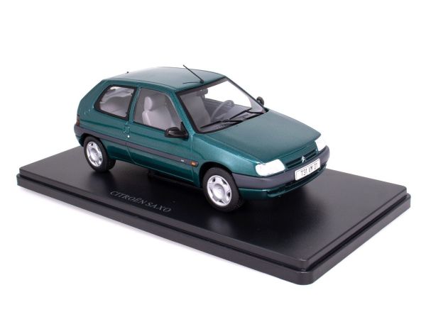 G111V055 - CITROEN Saxo vert - 1