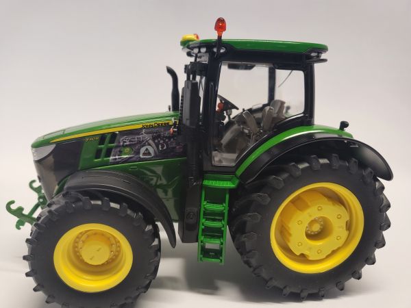 CW0116 - JOHN DEERE 7310R KILLER Edition - 1
