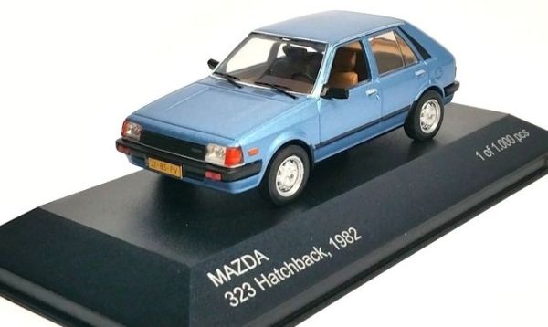 WBX209 - MAZDA 323 Hatchback 1982 bleue métal - 1