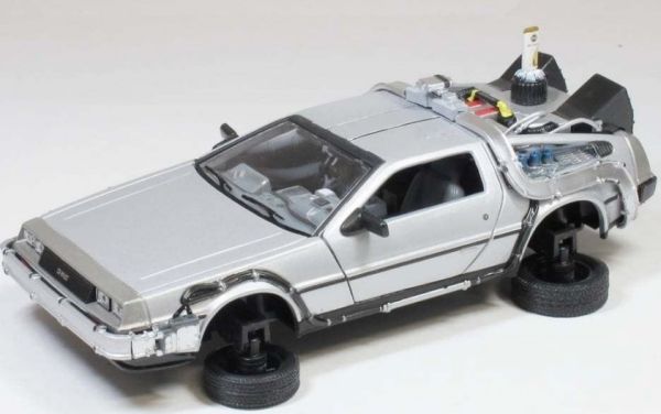 DeLorean Retour vers le Futur 3 - 1/24 Welly Diecast Voiture Miniature  22444W