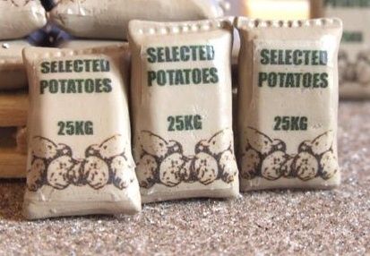 WM033I - 3 Sacs de patates - En miniature - 1