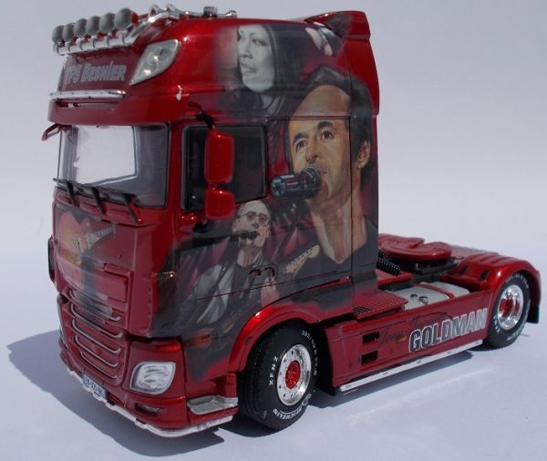 WSI01-2589 - DAF XF 105 Super Space Cab 4x2 Transport Besnier décoration Jean Jacques Goldman - 1