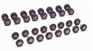 HER054089 - Pneus tout terrain avec jantes 4x4 - 8 paires de roues avant et 8 roues jumelées