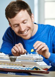REV05230 - Navire de croisière AIDAblu à assembler et à peindre