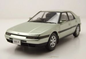 WBXWB124259 - MAZDA 323F 1989 vert clair