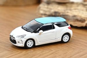 NOREV155254 - CITROEN DS3 2010 Blanc Banquise et toit Bleu Boticelli