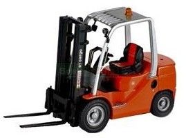 ROS00148 - Chariot élévateur BT Cargo Avec 1 palette Ech:1/23