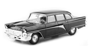 GAZ 13 Chaika 1960 Noire
