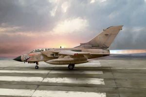 ITA1384 - Avion de chasse Tornado GR.1 RAG à assembler et à peindre